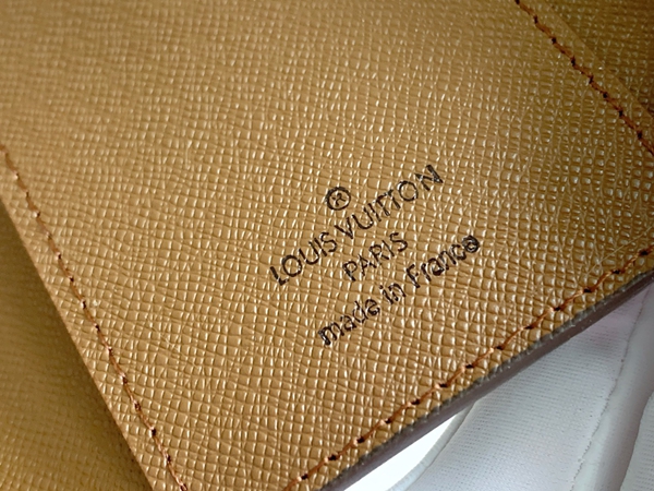 LVコピーウォレット素材ディテール